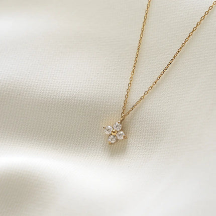 Gold Star Necklace with Sparkling Zirconia