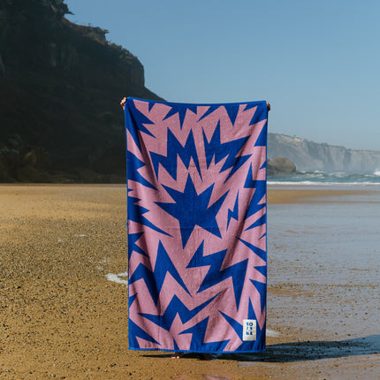 Flashhhh Beach Towel - Klein Blue / Pink