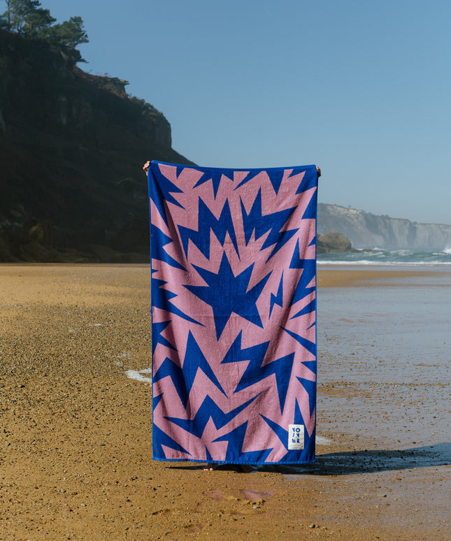 Flashhhh Beach Towel - Klein Blue / Pink